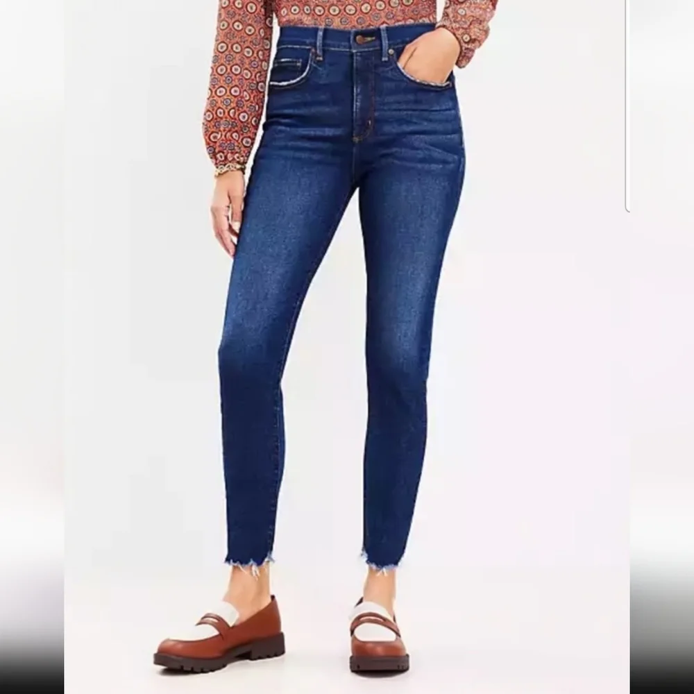 LOFT Dark Blue Skinny Jeans - Picture 1 of 12
